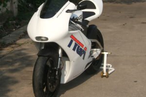 VJ22 RGV250 GP Bodywork