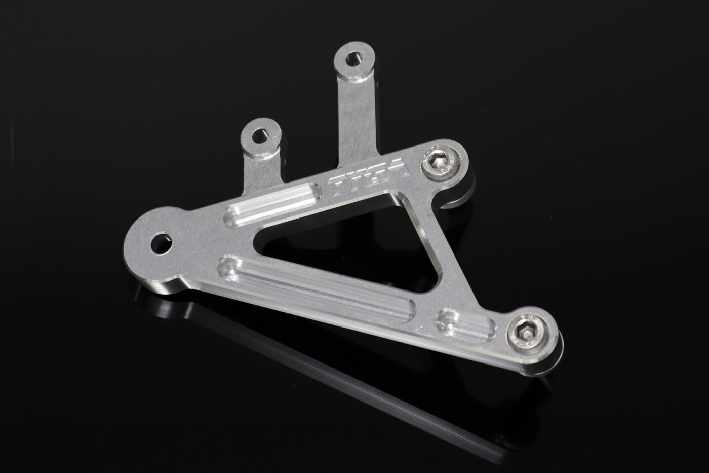 Tyga Step Kit Replacement Right Side Hanger, MC18, Assy.