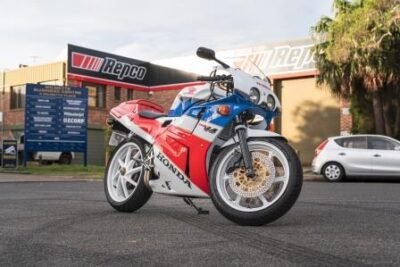 Tim's VFR400R NC30 Type 1